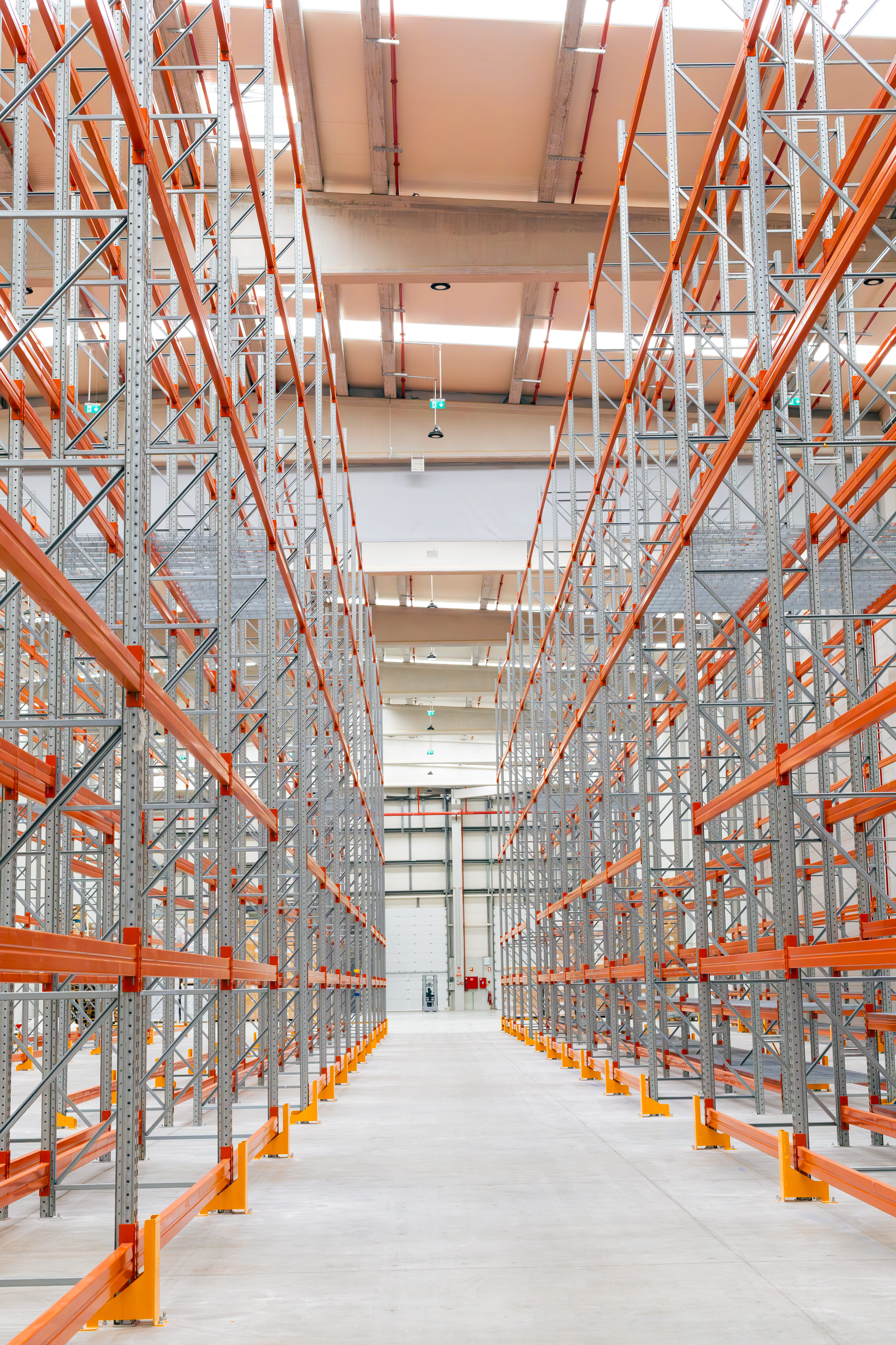 Montagem de racks para paletes
